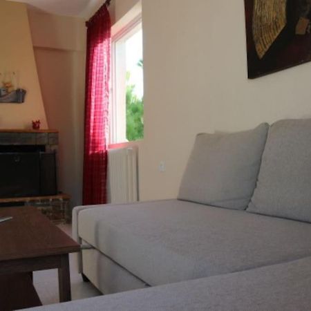 Anestis Apartment Акрата Екстериор снимка