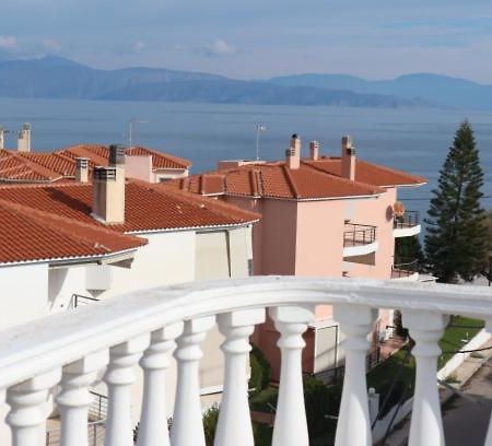 Anestis Apartment Акрата Екстериор снимка