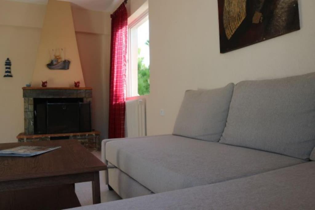 Anestis Apartment Акрата Екстериор снимка