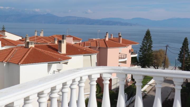 Anestis Apartment Акрата Екстериор снимка