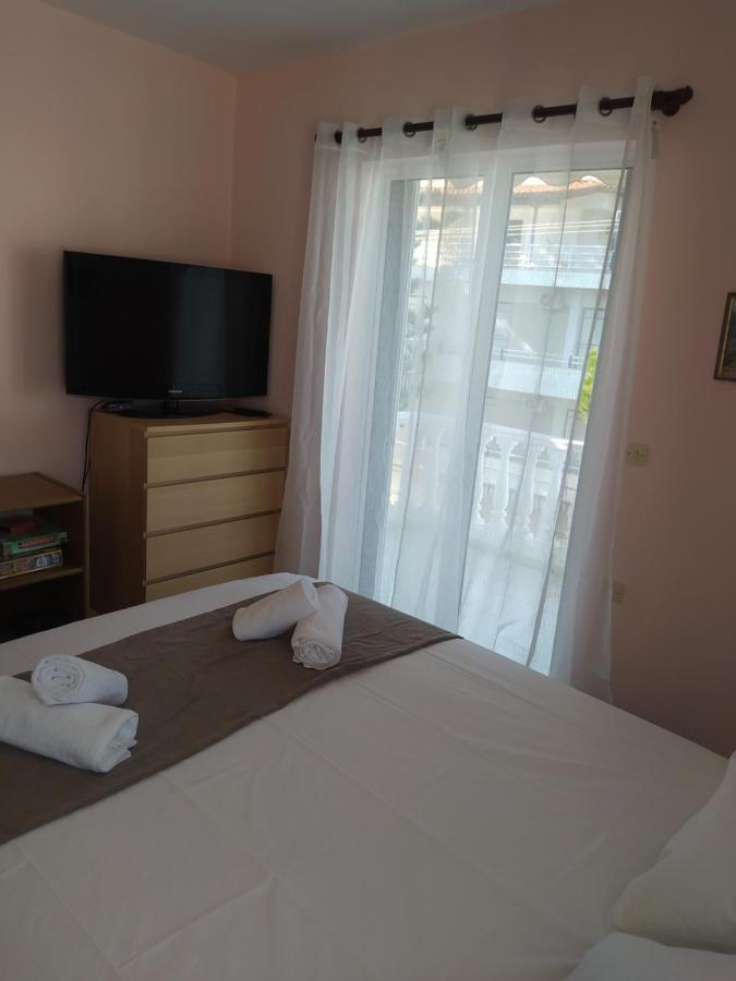 Anestis Apartment Акрата Екстериор снимка