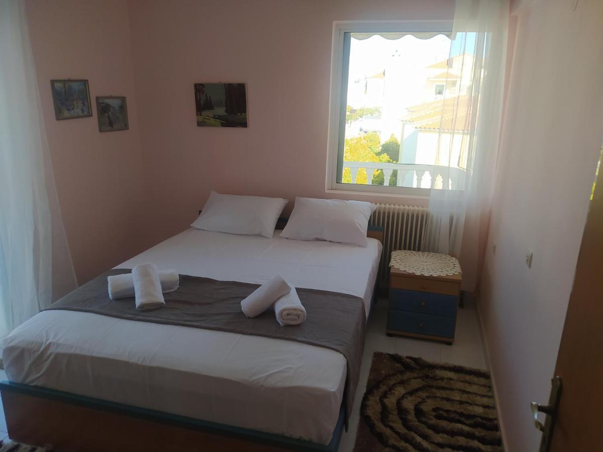 Anestis Apartment Акрата Екстериор снимка